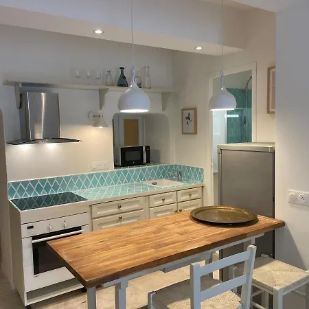 Summerhouse 2 Bed Quiet Old Balcony100m Apartamento *