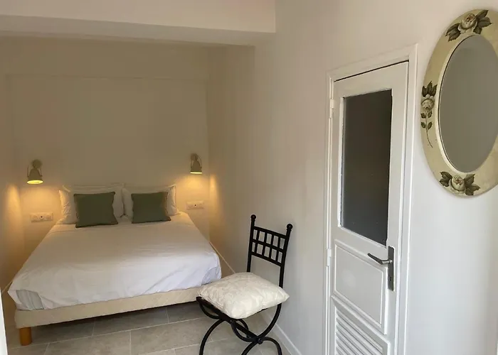 Summerhouse 2 Bed Quiet Old Balcony100m