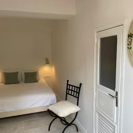 Summerhouse 2 Bed Quiet Old Balcony100m