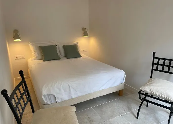 Summerhouse 2 Bed Quiet Old Balcony100m Lejlighed